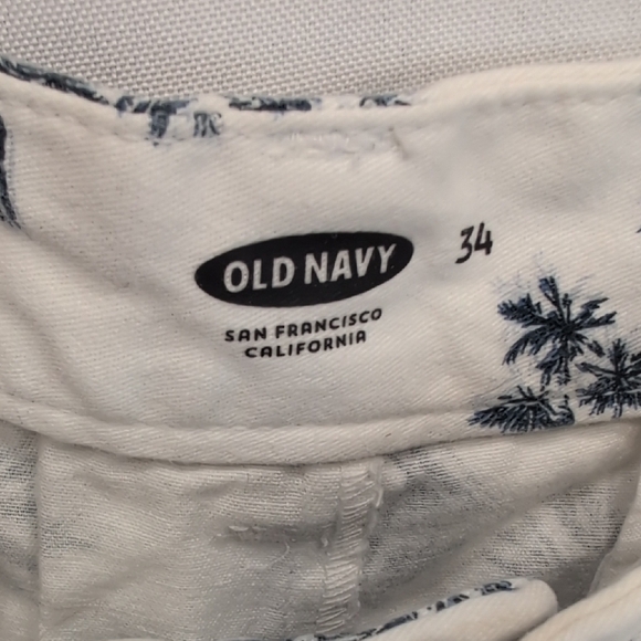 Old Navy Men's Tan and Blue Palm Print Shorts - Picture 2 of 5